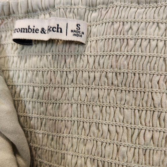 Abercrombie & Fitch Floral Crop Top in Cream and Pink - Picture 10 of 13